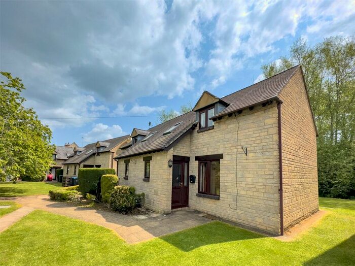 2 Bedroom Semi-Detached House To Rent In Woodbank, Witney, Oxfordshire, OX28