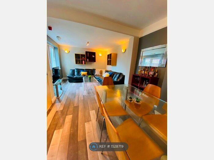 5 Bedroom Terraced House To Rent In Blantyre Road, Liverpool, L15