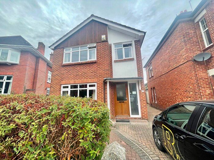 4 Bedroom House To Rent In Student Frederica Road, Winton, BH9