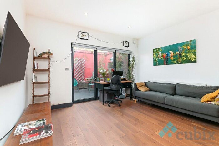 1 Bedroom Flat For Sale In Mason Street, London, SE17