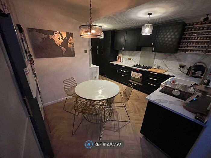 3 Bedroom End Of Terrace House To Rent In Randolph Cottages, Rochester, ME2