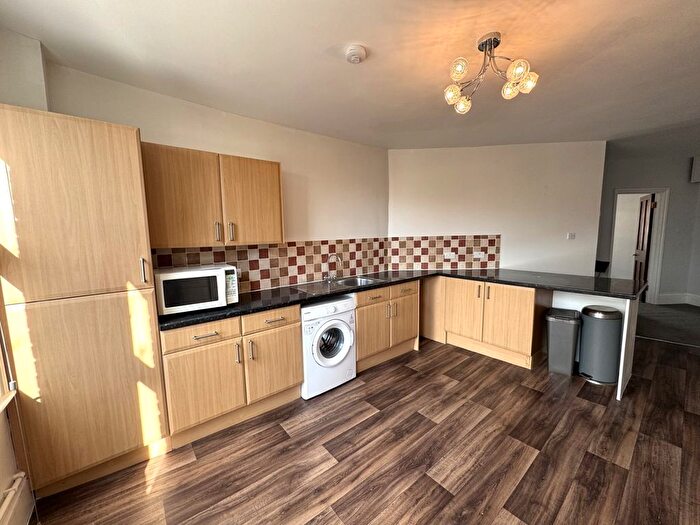 3 Bedroom Flat To Rent In Rostrevor Road, London, SW6