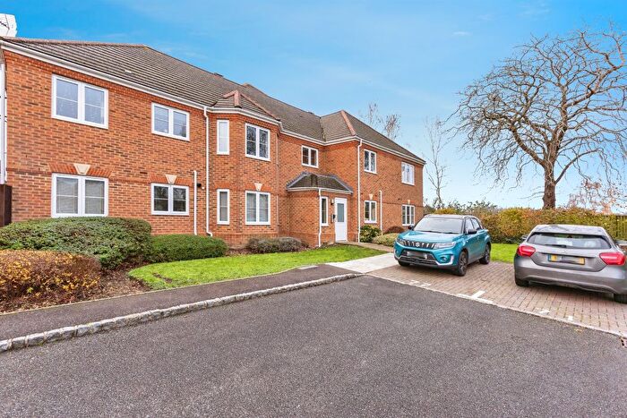 2 Bedroom Flat For Sale In Little Horse Close, Earley, Reading, RG6