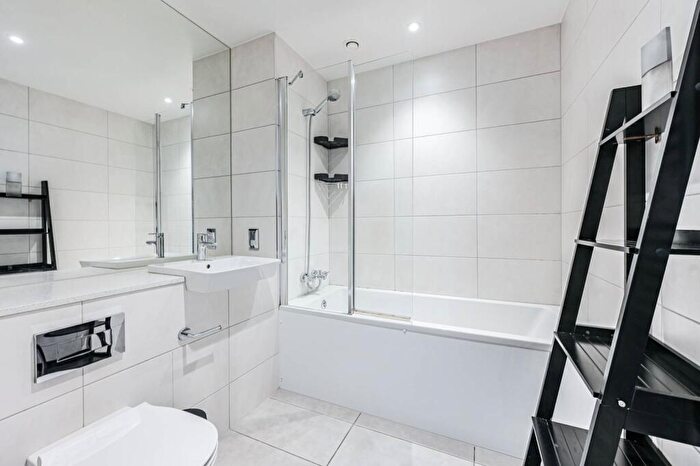 2 Bedroom Flat For Sale In Lysander House, Union Way, North Acton, London, NW10