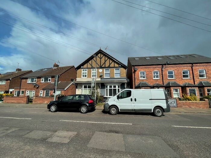 4 Bedroom Semi-Detached House To Rent In Camp Road, St. Albans, Hertfordshire, AL1