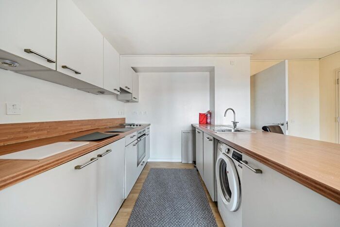 2 Bedroom Flat To Rent In Renaissance Walk, London, SE10