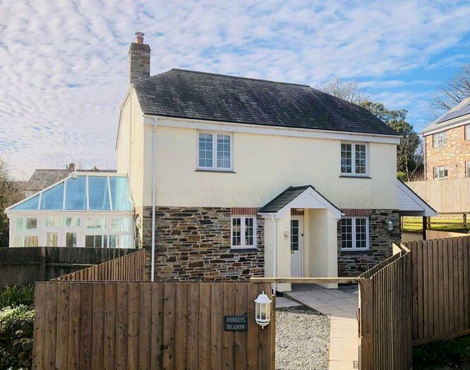 3 Bedroom Detached House For Sale In Donkeys Meadow, Rosenannon., PL30