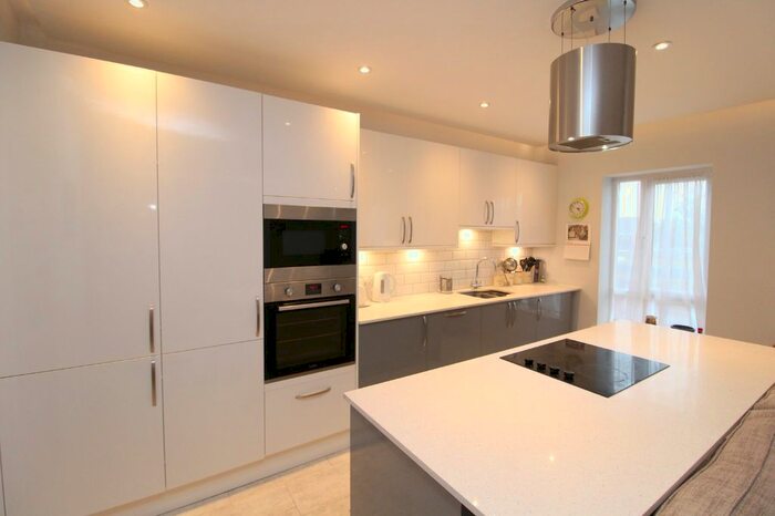 2 Bedroom Maisonette To Rent In Woodthorpe Road, Ashford, TW15