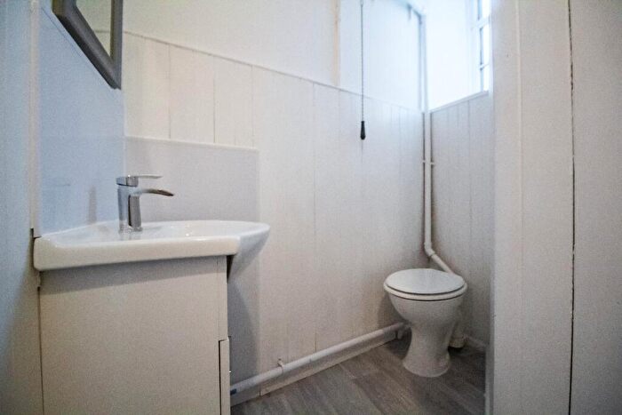1 Bedroom Flat To Rent In Dixon Road, Queens Park, Glasgow, G42