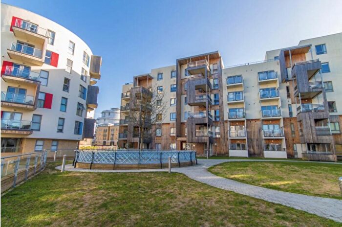 2 Bedroom Flat To Rent In Glenalmond Avenue, Cambridge, CB2