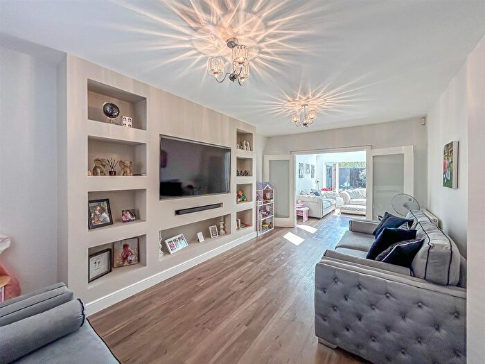 5 Bedroom Detached House For Sale In Temple Way, Rayleigh, Cul De Sac Location, SS6