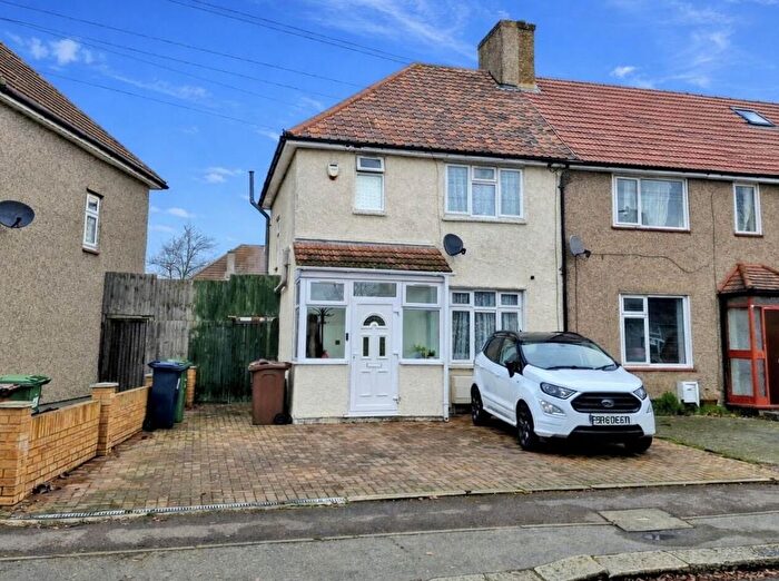 3 Bedroom End Terrace House For Sale In Winterbourne Road, Dagenham, RM8