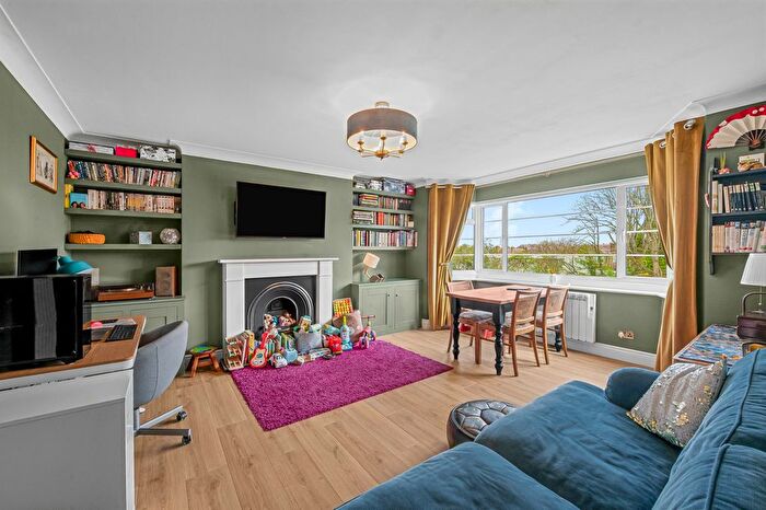 2 Bedroom Flat For Sale In Deanhill Court, Upper Richmond Road West, SW14