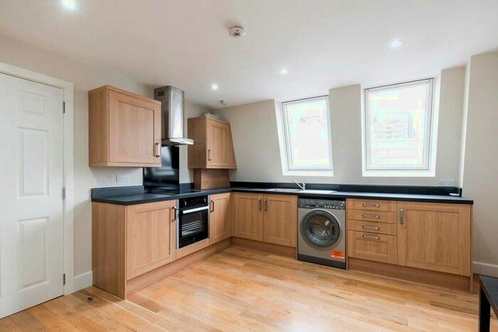 3 Bedroom Flat To Rent In Camden Road, Holloway, N7