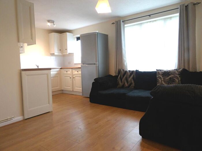 1 Bedroom Flat To Rent In Southwood Road, PO11