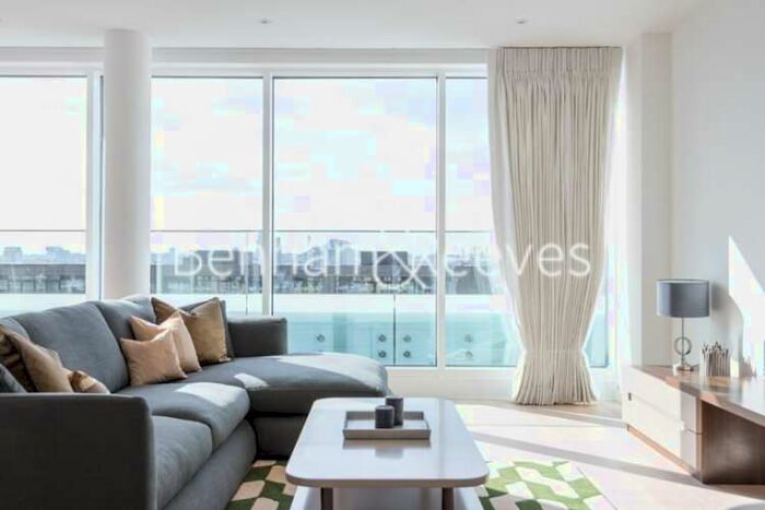 3 Bedroom Apartment To Rent In Central Avenue, Fulham, SW6