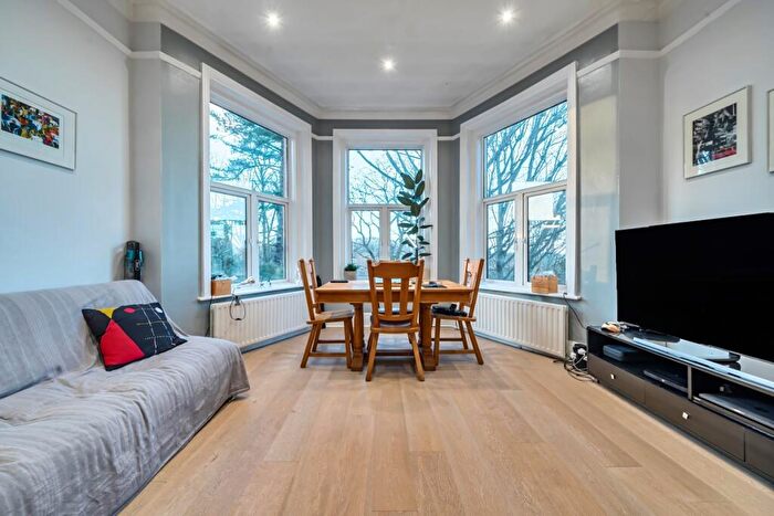 2 Bedroom Flat To Rent In Shepherds Hill London, N6