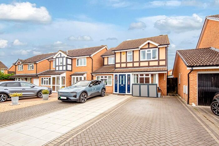 4 Bedroom Detached House For Sale In Osprey Close, Bicester, Oxfordshire, OX26