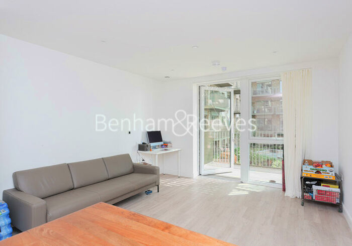 3 Bedroom Apartment To Rent In Beresford Avenue, Wembley, HA0