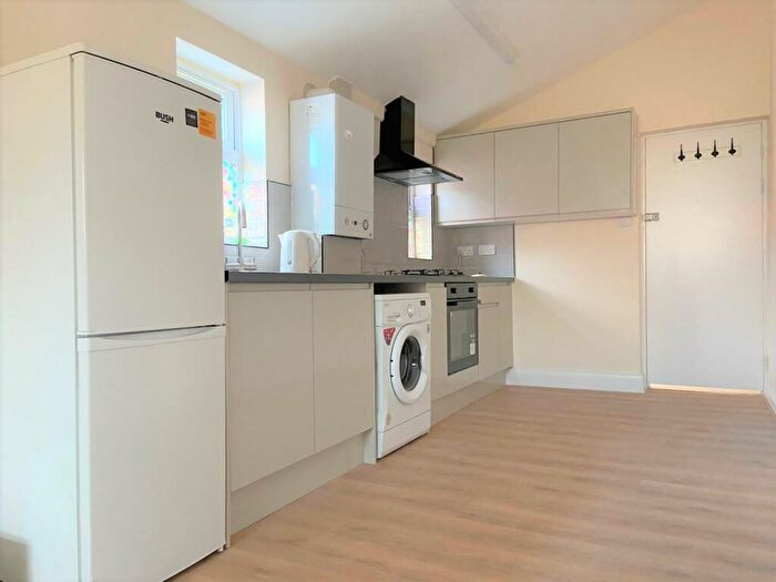 1 Bedroom Apartment To Rent In Hertford Road, Edmonton, N9