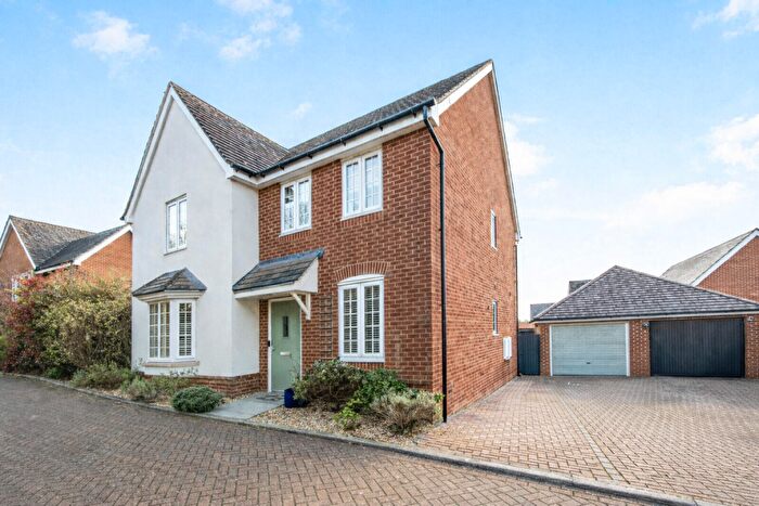 4 Bedroom Detached House For Sale In Mortimer Close, Picket Piece, Andover, SP11
