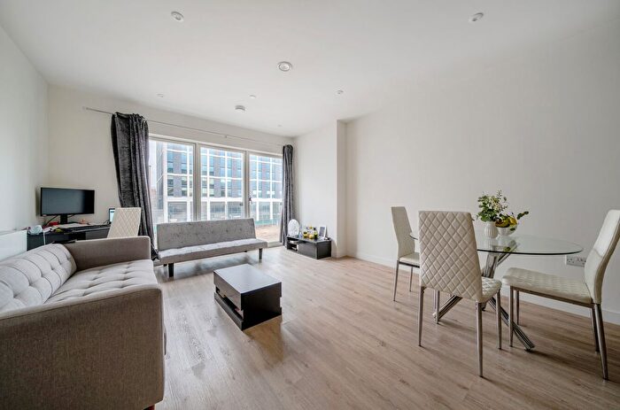 1 Bedroom Flat For Sale In Geraint Thomas House North, The Boulevard, Crawley, RH10