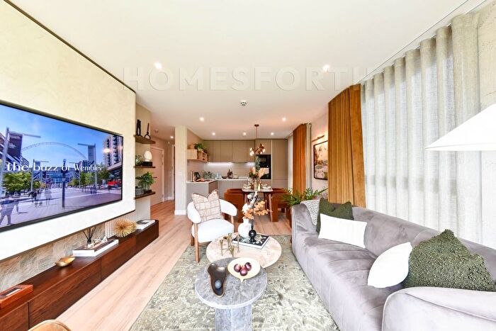 2 Bedroom Flat For Sale In Peninsula House, Beresford Ave, Wembley, HA0