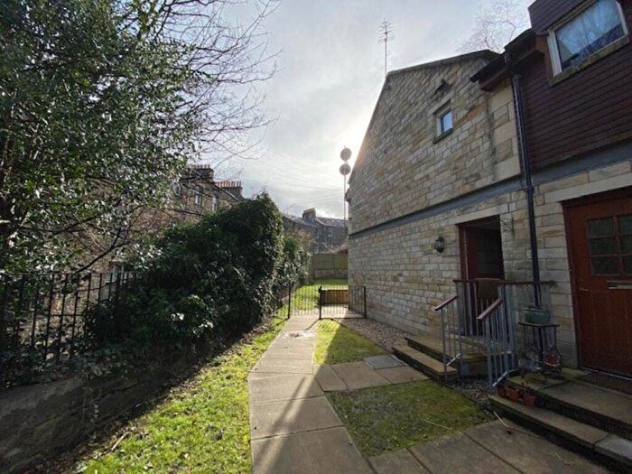 2 Bedroom Flat To Rent In Canon Lane, Edinburgh, EH3