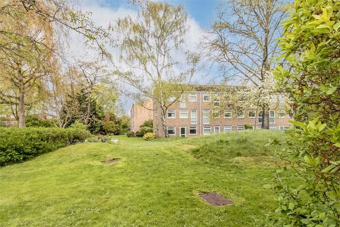 2 Bedroom Flat To Rent In Harrowdene Gardens, Teddington, TW11