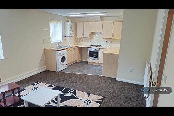 2 Bedroom Flat To Rent In Lloyd Road, Manchester, M19