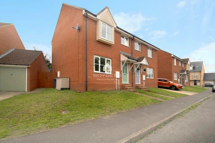 3 Bedroom Terraced House To Rent In Well Field, Halstead, Essex, CO9
