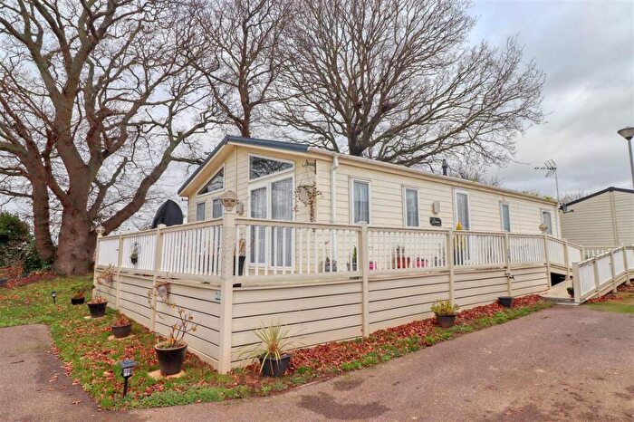 2 Bedroom Park Home For Sale In Rose Way, St Osyth, CO16