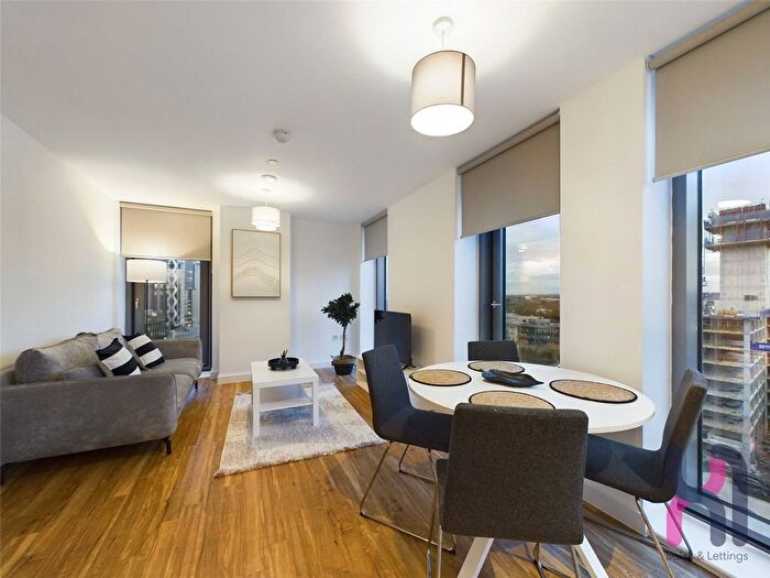 2 Bedroom Flat To Rent In Michigan Point Tower D, Michigan Avenue, M50