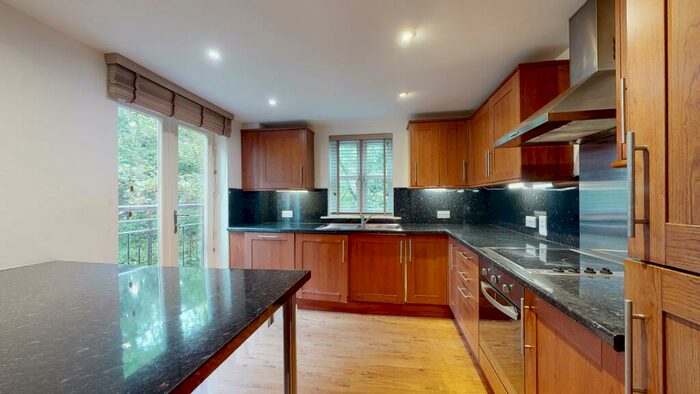 2 Bedroom Flat To Rent In The Grange, North Grange Mount, LS6