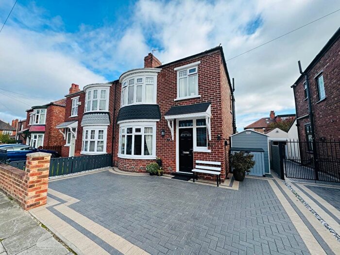 3 Bedroom Semi-Detached House For Sale In Cleveland Avenue, Middlesbrough, TS5