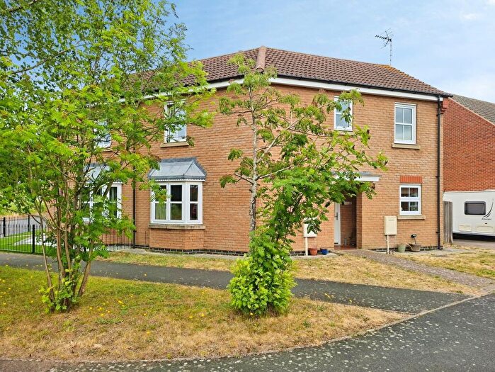 3 Bedroom Semi-Detached House For Sale In Piccard Drive, Spalding, Lincolnshire, PE11