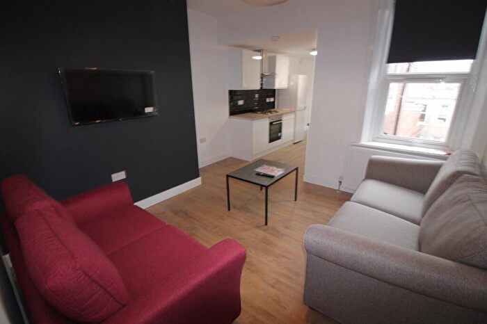 4 Bedroom Maisonette To Rent In Warwick Street, Newcastle Upon Tyne, NE6
