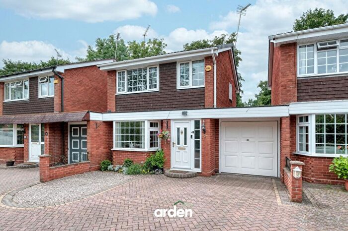 3 Bedroom Link Detached House For Sale In Abbotswood Close, Redditch, B98