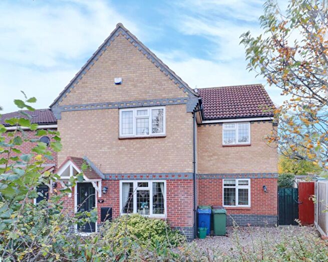 3 Bedroom End Of Terrace House For Sale In Chelmer Drive, South Ockendon, RM15