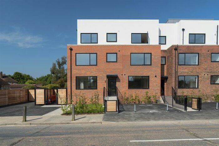 1 Bedroom Flat To Rent In Lingfield Crescent, London, SE9