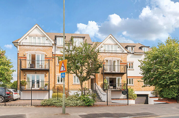 2 Bedroom Apartment For Sale In Weir Court, Thames Street, Weybridge, KT13