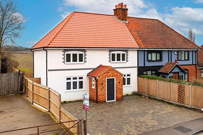 4 Bedroom Semi-Detached House For Sale In Crooked Mile, Waltham Abbey, Essex, EN9