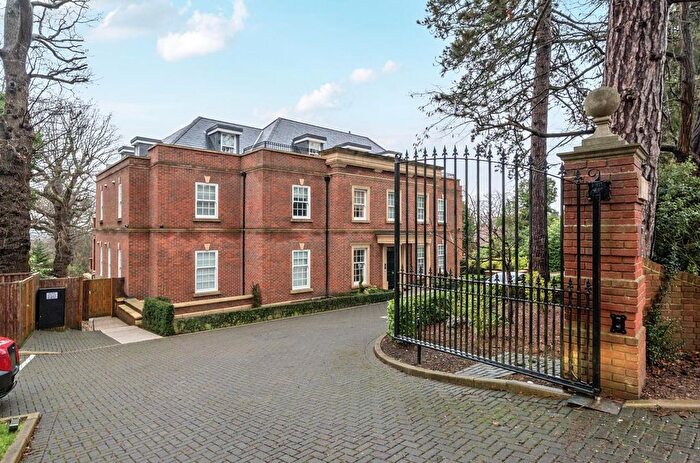 3 Bedroom Flat For Sale In Barnet Lane, Elstree, WD6