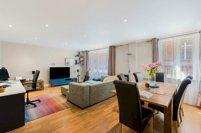 2 Bedroom Flat For Sale In Victoria Street, St Albans, AL1