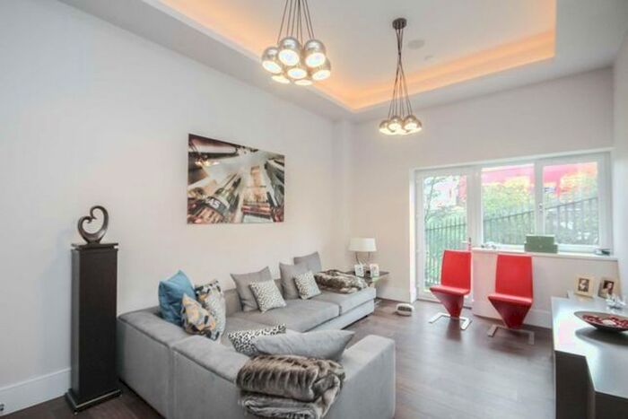 2 Bedroom Flat To Rent In West Gate, London, W5