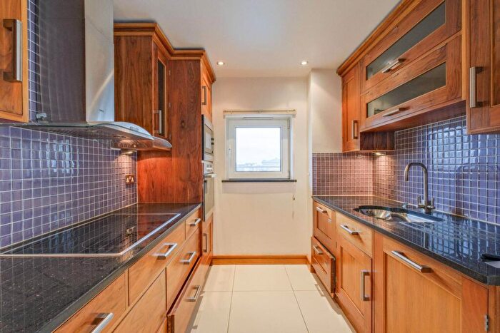 2 Bedroom Flat For Sale In Basin Approach, Limehouse, London, E14