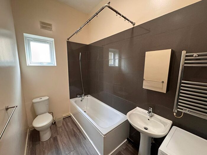 Studio To Rent In Eldon Park, London, SE25