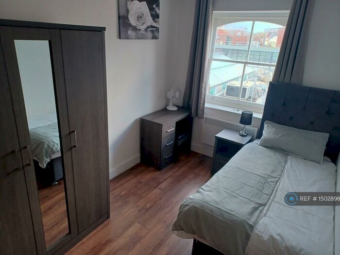 Studio To Rent In The Webberley, Stoke-On-Trent, ST1