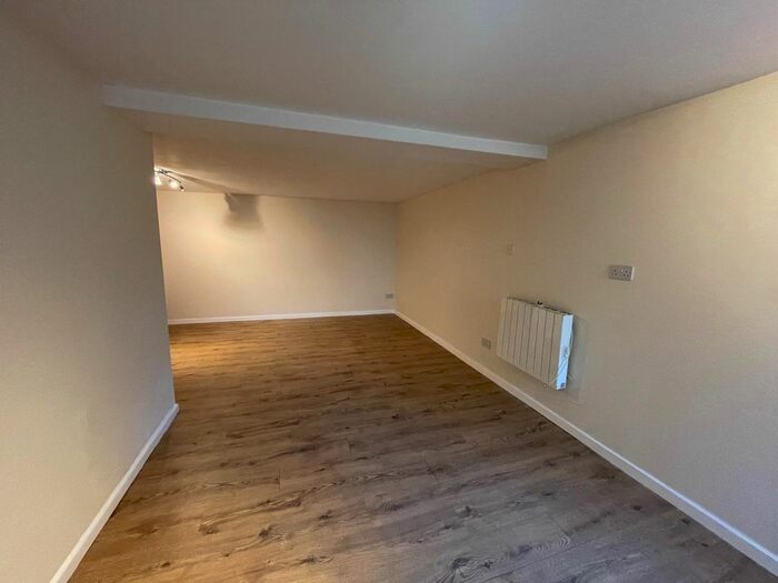 2 Bedroom Maisonette To Rent In Trinity Street, Barry, CF62