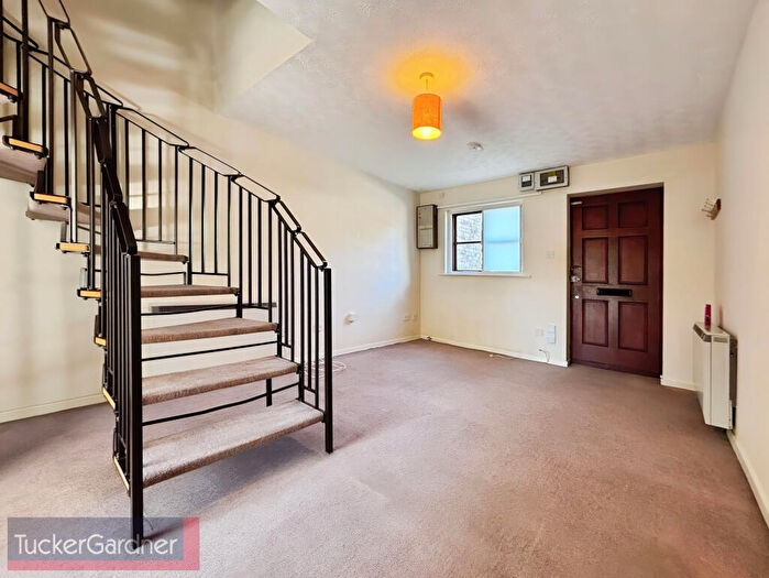 1 Bedroom House To Rent In Angus Close, Cambridge, CB1